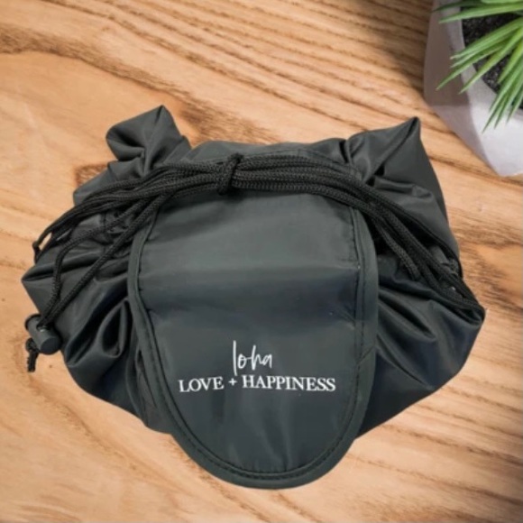 SOLD🦋3/$30🦋 lay & play makeup bag ~ great travel cosmetic bag - Picture 6 of 12